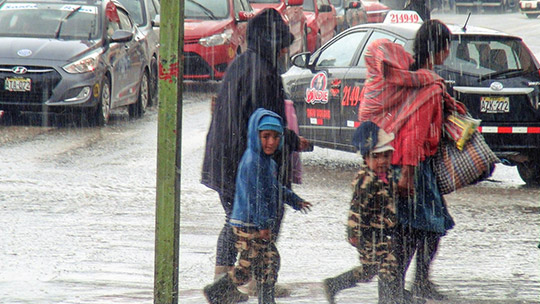 Senamhi pronostica lluvias intensas desde hoy en diez regiones de la sierra sur