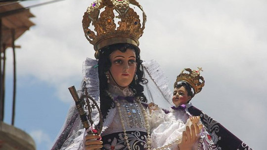 Abancay rinde homenaje a la Virgen del Rosario