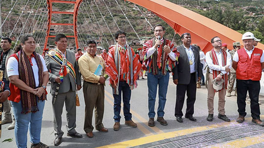 Martín Vizcarra inaugura puente de acceso al Valle Sagrado de Los Incas