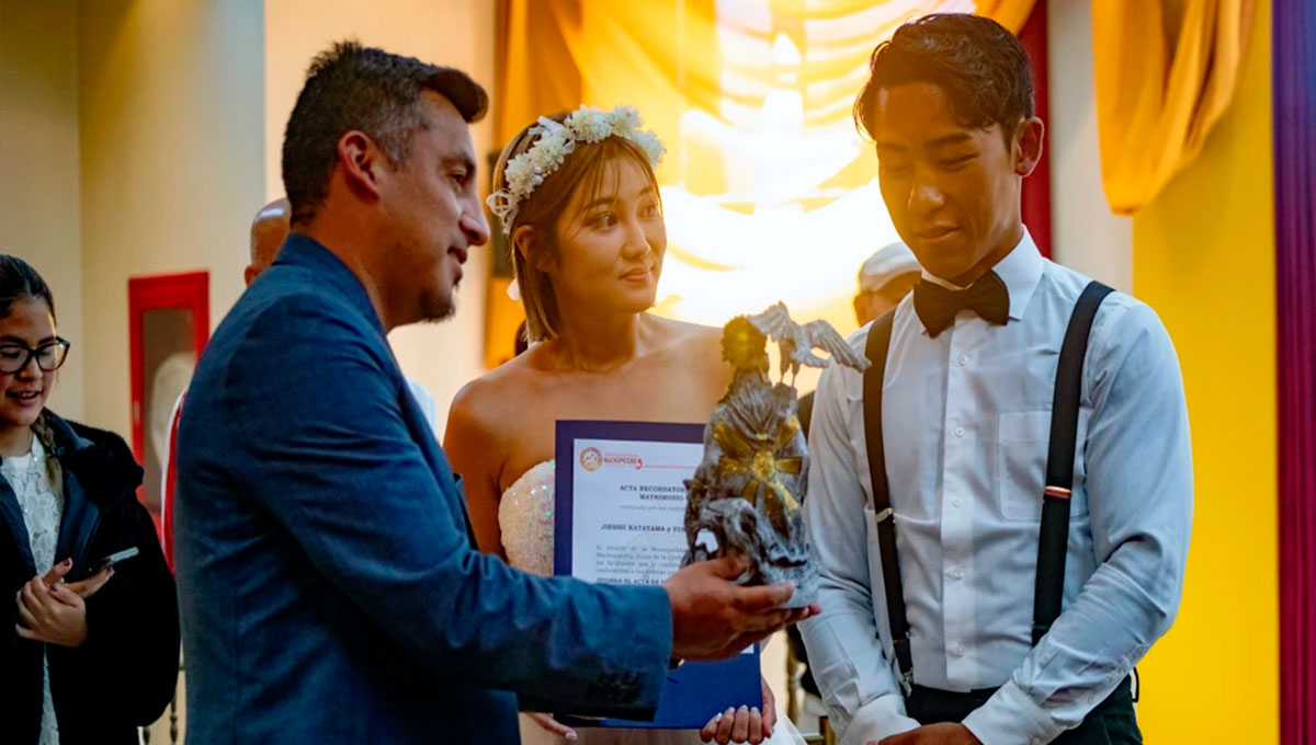 Turista que pasó más de siete meses de la pandemia en Cusco para visitar Machu Picchu regresó a la ciudad para festejar boda simbólica