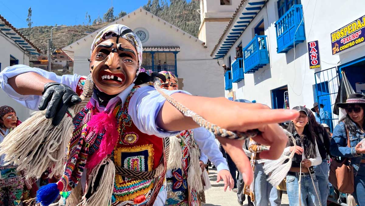 Paucartambo de fiesta: feligresía y visitantes celebran y honran a la Virgen del Carmen